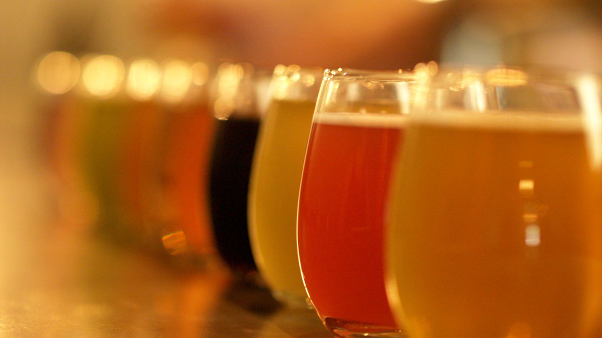 The 7 Benefits Of Putting Beer In Your Hair